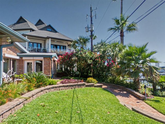 1109 Harbor View Drive, Galveston, TX 77550