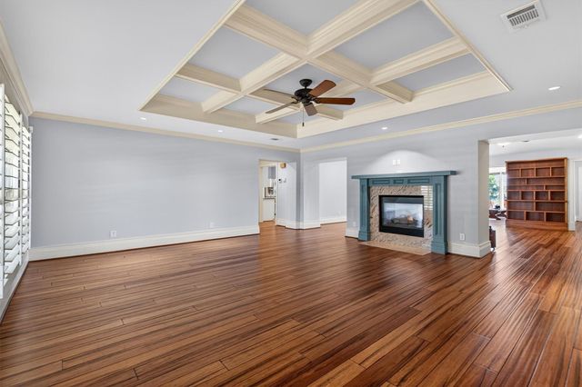 1109 Harbor View Drive, Galveston, TX 77550