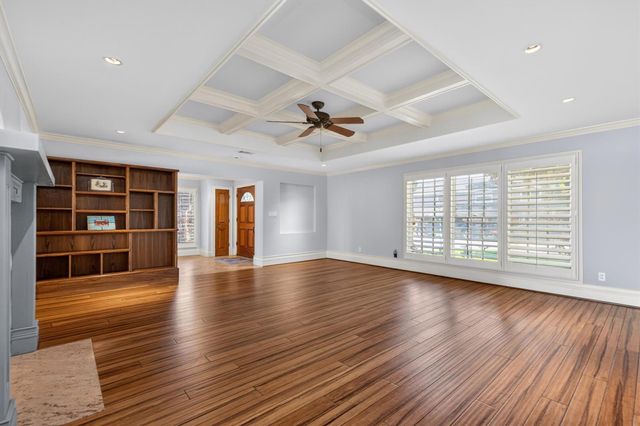 1109 Harbor View Drive, Galveston, TX 77550