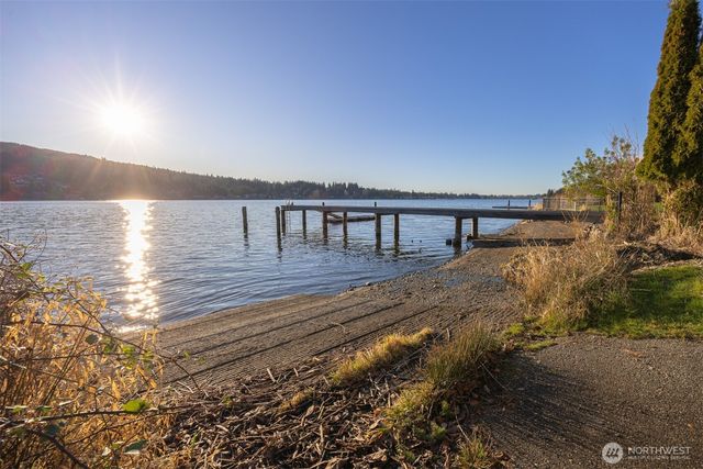 2111 Dellesta Drive, Bellingham, WA 98226