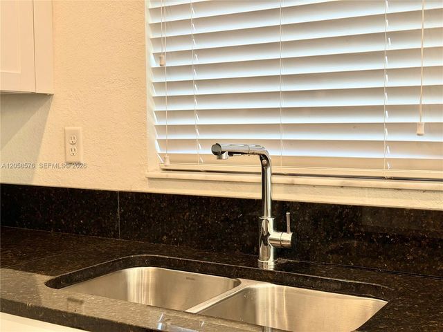 11214 SW 249th St, Homestead, FL 33032
