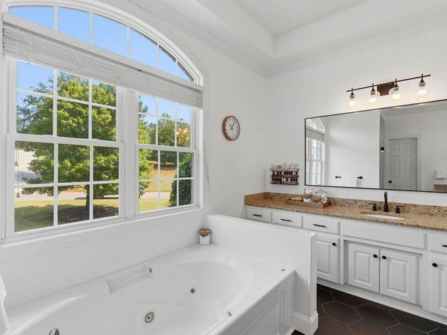 742 Tinsberry Lane, Inman, SC 29349