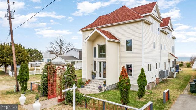 3095 CALVERT BLVD, Lusby, MD 20657