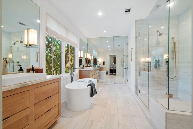 3621 Peregrine Falcon DR, Austin, TX 78746