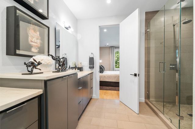 3621 Peregrine Falcon DR, Austin, TX 78746