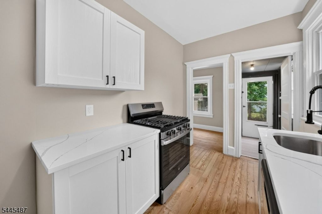 678 Ridgedale Ave, Woodbridge Twp., NJ 07095 — photo 3