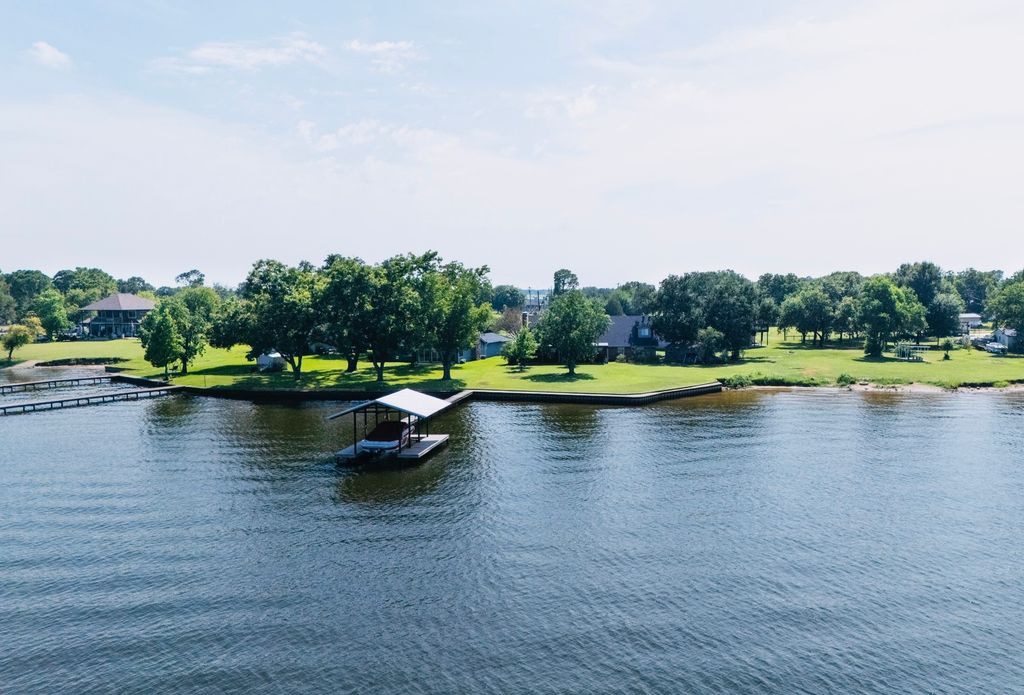 118 Cinch Buckle Ranch Road, Trinidad, TX 75163
