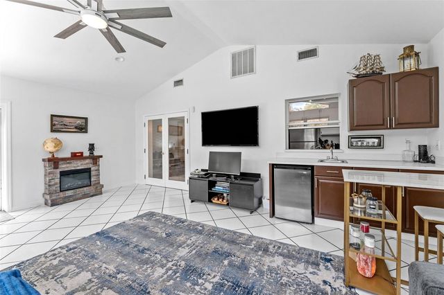 6429 N GOMEZ AVENUE, Tampa, FL 33614