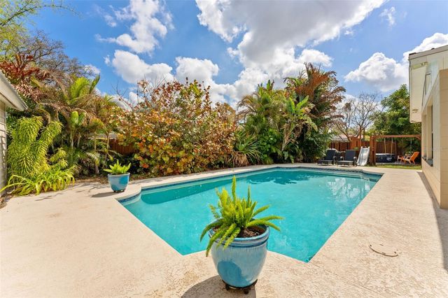 6429 N GOMEZ AVENUE, Tampa, FL 33614