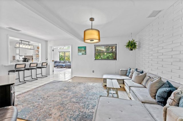 6429 N GOMEZ AVENUE, Tampa, FL 33614