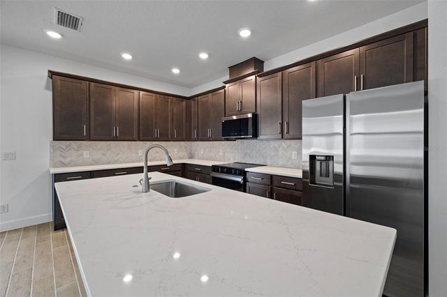 8013 COLBY CIRCLE, Orlando, FL 32817