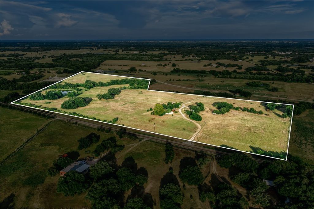 9102 FM 2621, Brenham, TX 77833 — exterior