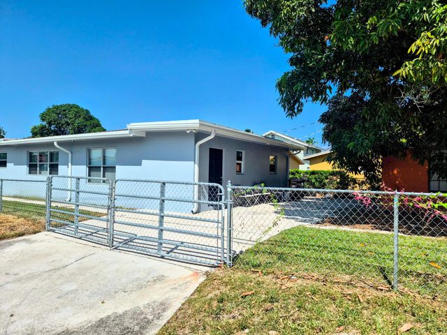 628 Monroe Drive Front, West Palm Beach, FL 33405