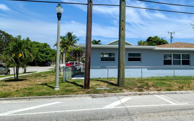 628 Monroe Drive Front, West Palm Beach, FL 33405