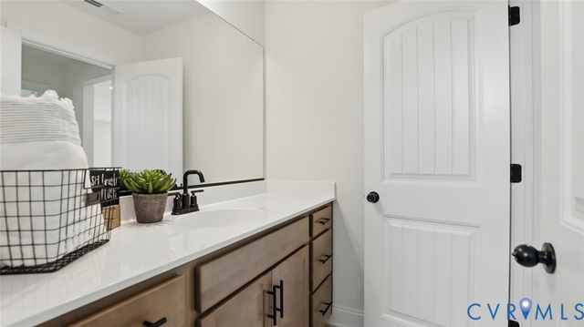 8481 Roden Dr, Mechanicsville, VA 23111