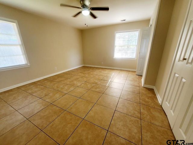 3105 Faith LN, Tyler, TX 75701