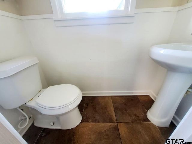 3105 Faith LN, Tyler, TX 75701