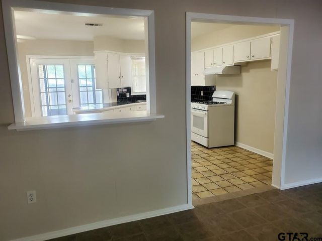 3105 Faith LN, Tyler, TX 75701