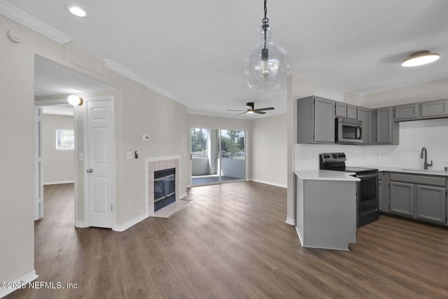 1800 THE GREENS Way 1509, Jacksonville Beach, FL 32250