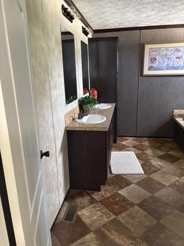 66 Garden Drive, Flat Lick, KY 40935