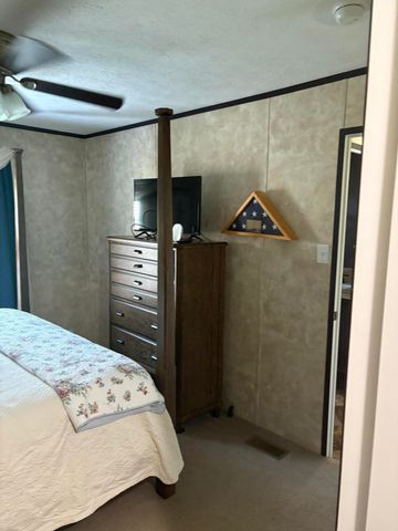 66 Garden Drive, Flat Lick, KY 40935