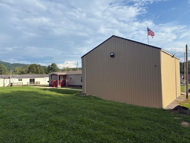 66 Garden Drive, Flat Lick, KY 40935