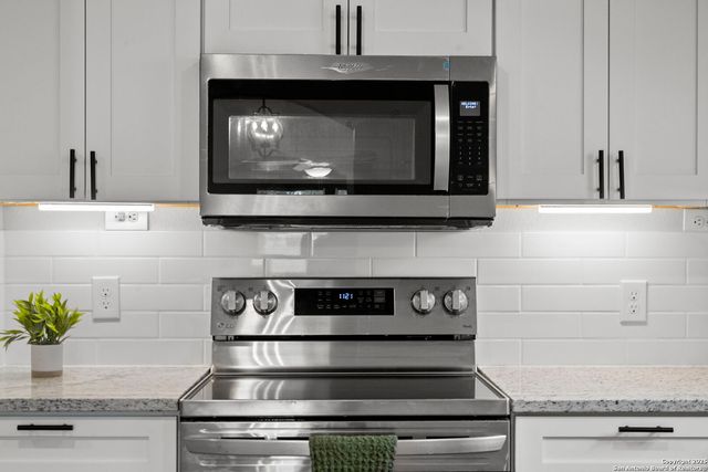 2614 W Poplar, San Antonio, TX 78207
