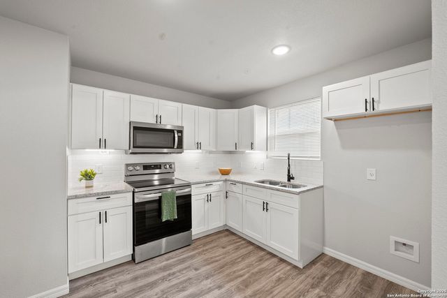 2614 W Poplar, San Antonio, TX 78207