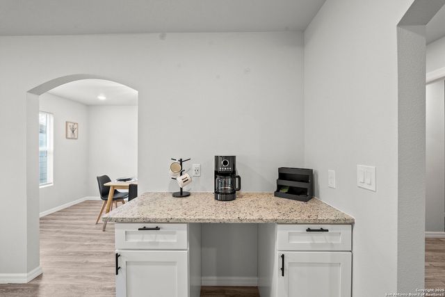 2614 W Poplar, San Antonio, TX 78207