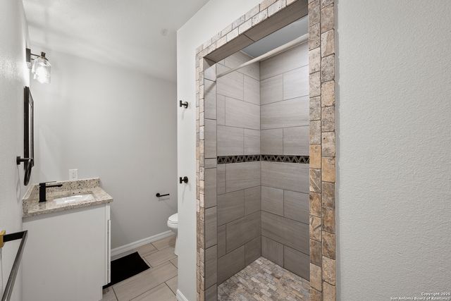 2614 W Poplar, San Antonio, TX 78207