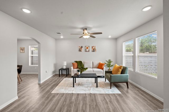 2614 W Poplar, San Antonio, TX 78207