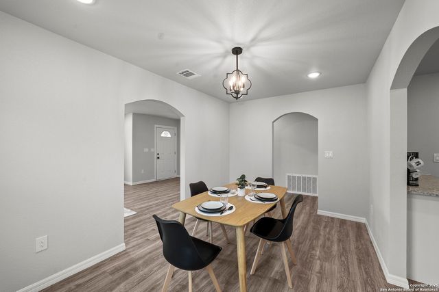 2614 W Poplar, San Antonio, TX 78207