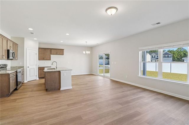 37 Nautilus Avenue, Brunswick, GA 31525