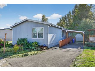 18780 CENTRAL POINT Rd 8, Oregon City, OR 97045