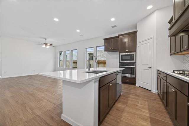 5015 Bowen Prairie Drive, Rosenberg, TX 77471