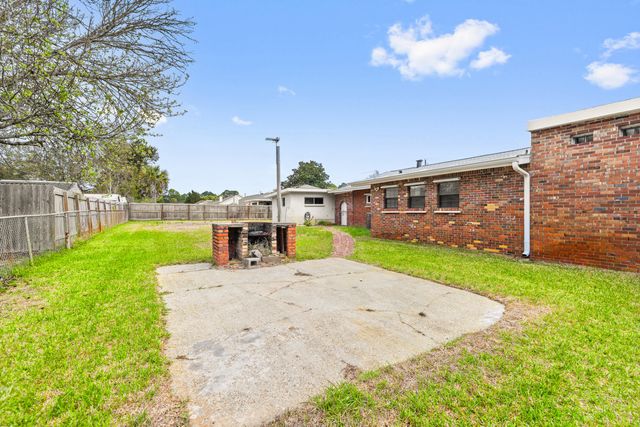 118 Palmetto Avenue, Mary Esther, FL 32569