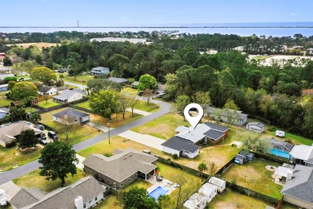 118 Palmetto Avenue, Mary Esther, FL 32569