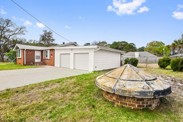 118 Palmetto Avenue, Mary Esther, FL 32569