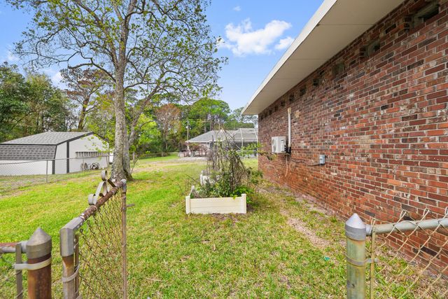 118 Palmetto Avenue, Mary Esther, FL 32569