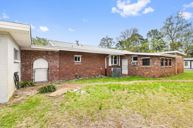 118 Palmetto Avenue, Mary Esther, FL 32569