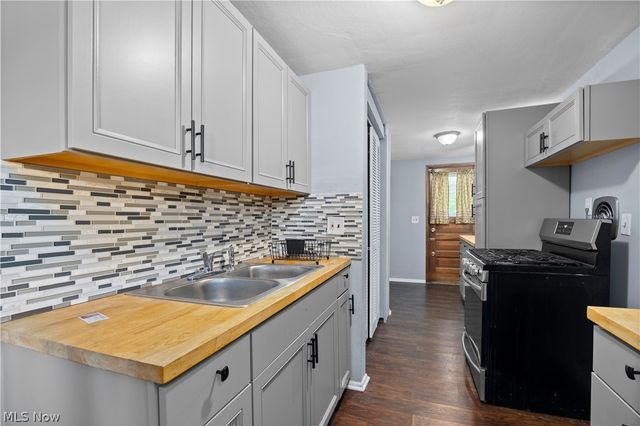 2886 Grant Street, Lorain, OH 44052