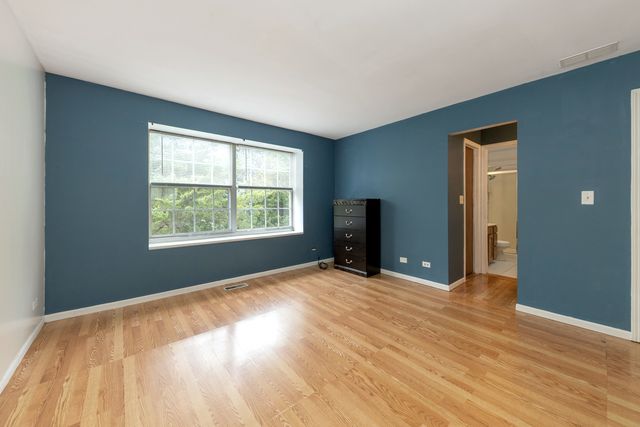 3242 Gresham Lane E Lane, Aurora, IL 60504