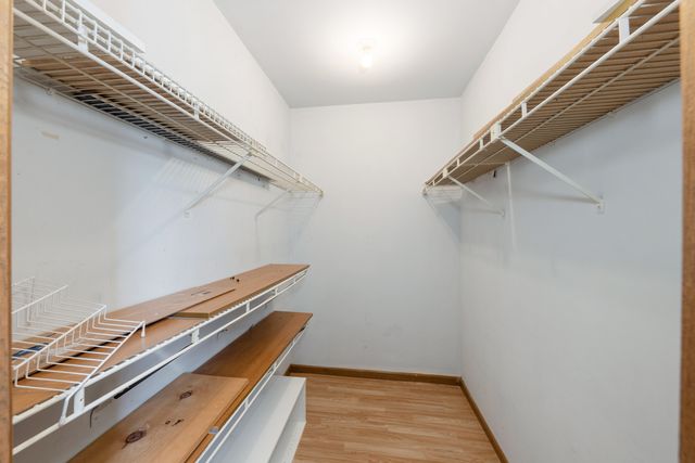 3242 Gresham Lane E Lane, Aurora, IL 60504