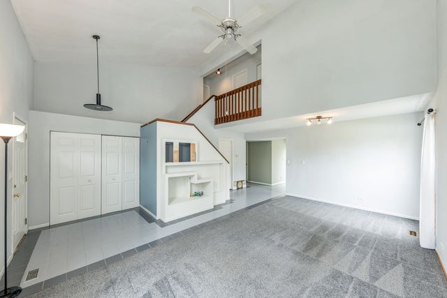 3242 Gresham Lane E Lane, Aurora, IL 60504