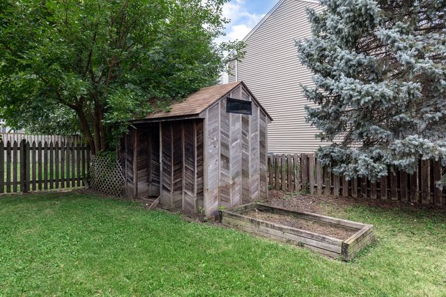 3242 Gresham Lane E Lane, Aurora, IL 60504