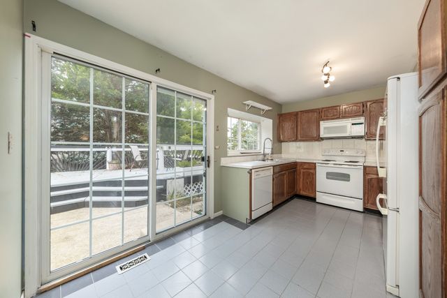 3242 Gresham Lane E Lane, Aurora, IL 60504