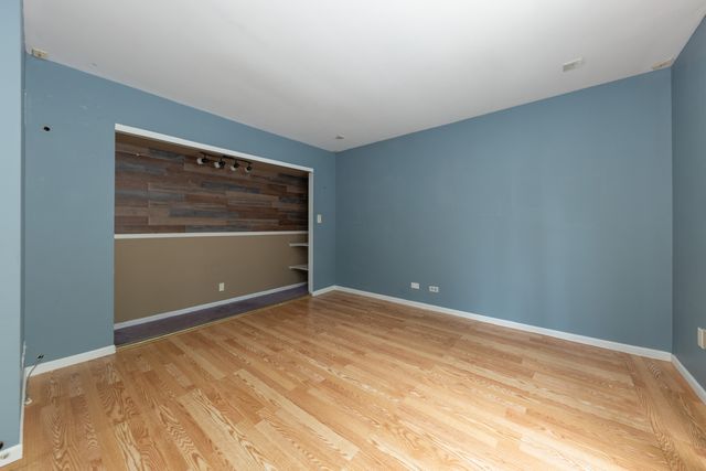 3242 Gresham Lane E Lane, Aurora, IL 60504