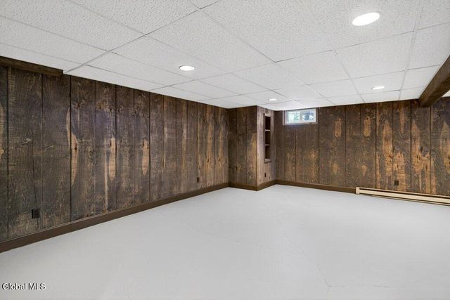 2 Dawn Drive, Colonie, NY 12205