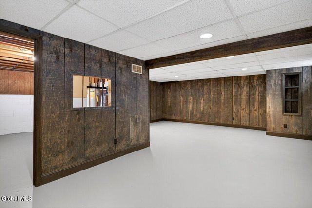 2 Dawn Drive, Colonie, NY 12205