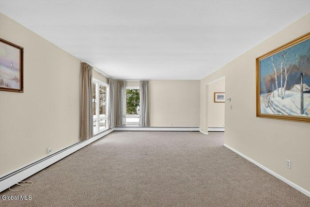 2 Dawn Drive, Colonie, NY 12205